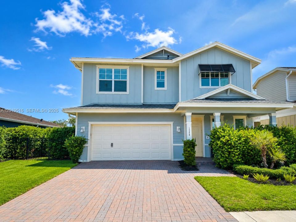 For Rent: $4,100 (4 beds, 3 baths, 2615 Square Feet)