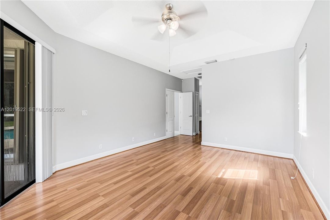 В аренду: $7,590 (5 спален, 3 ванн, 3586 Квадратных фут)