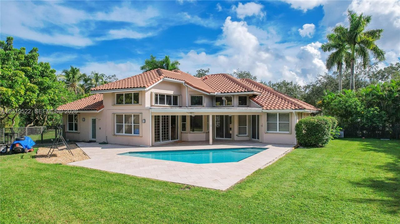 В аренду: $7,590 (5 спален, 3 ванн, 3586 Квадратных фут)
