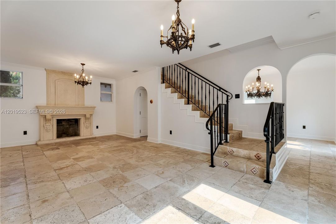 For Sale: $1,800,000 (3 beds, 2 baths, 2006 Square Feet)