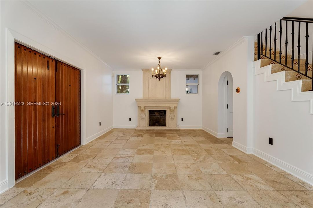 For Sale: $1,800,000 (3 beds, 2 baths, 2006 Square Feet)