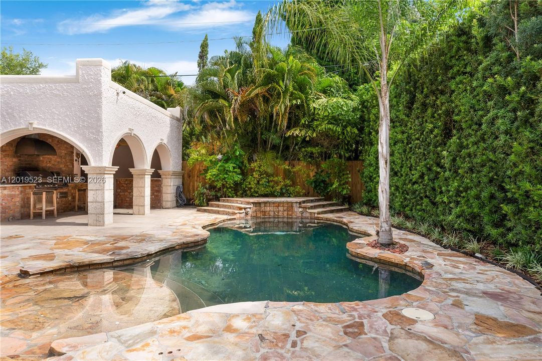 For Sale: $1,800,000 (3 beds, 2 baths, 2006 Square Feet)