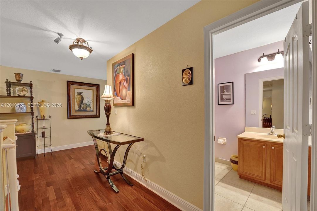 Activo con contrato: $790,000 (5 camas, 3 baños, 2872 Pies cuadrados)