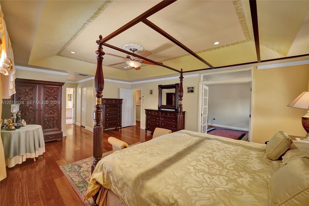 Activo con contrato: $790,000 (5 camas, 3 baños, 2872 Pies cuadrados)