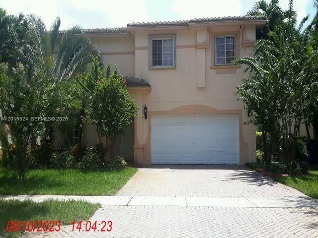 Activo con contrato: $790,000 (5 camas, 3 baños, 2872 Pies cuadrados)