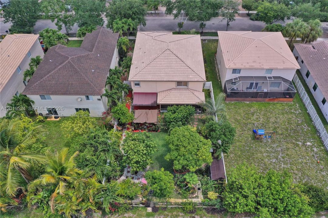 Activo con contrato: $790,000 (5 camas, 3 baños, 2872 Pies cuadrados)