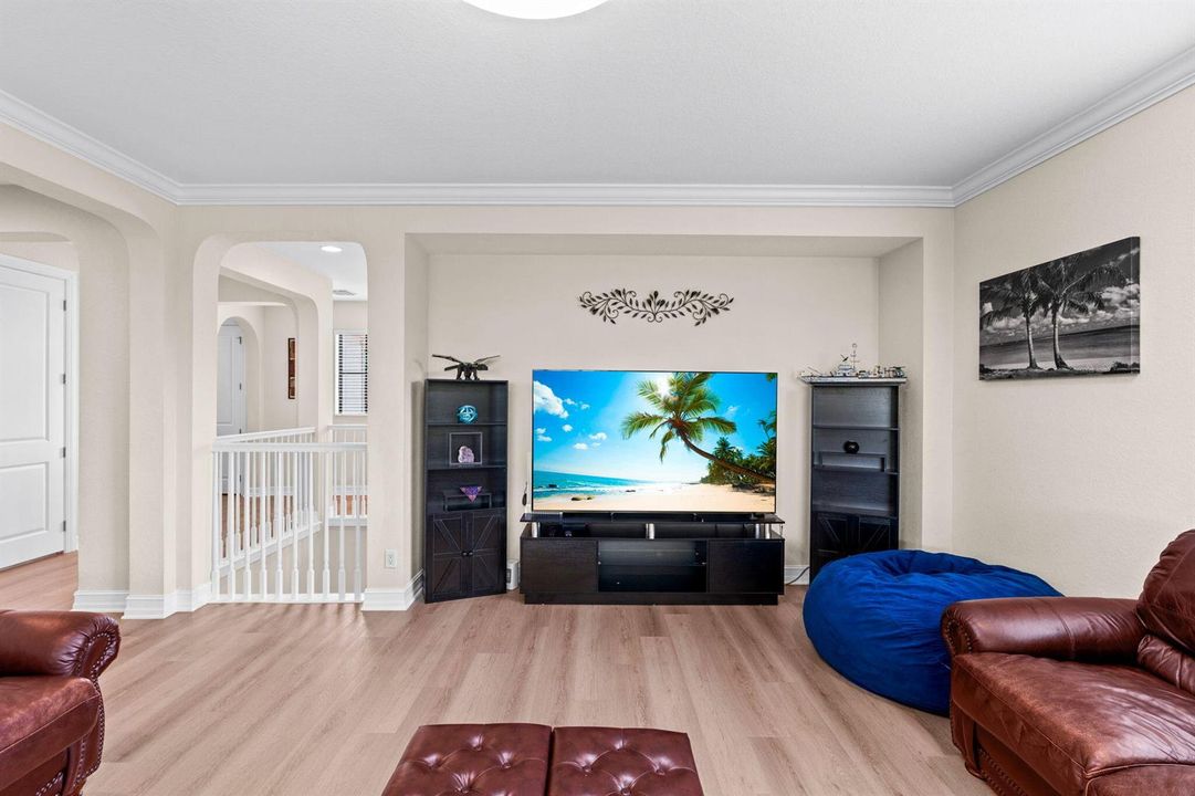 Oversized bonus/media room