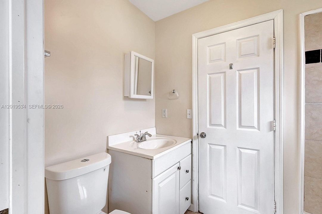 For Rent: $2,100 (2 beds, 2 baths, 800 Square Feet)