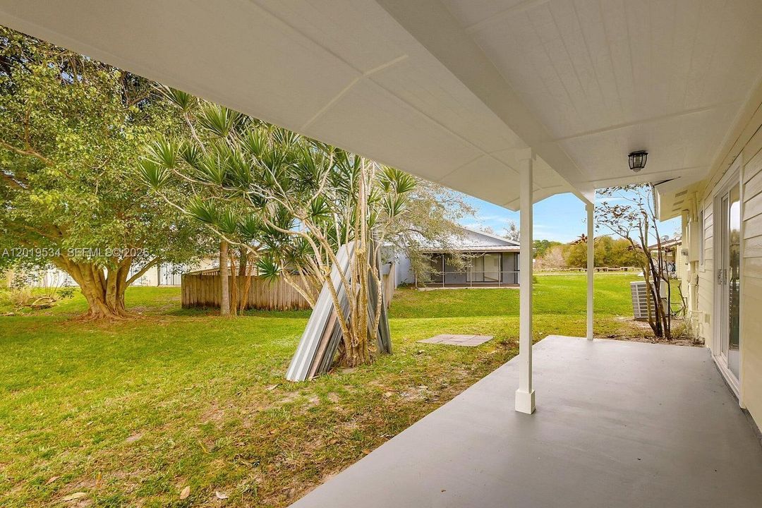 For Rent: $2,100 (2 beds, 2 baths, 800 Square Feet)