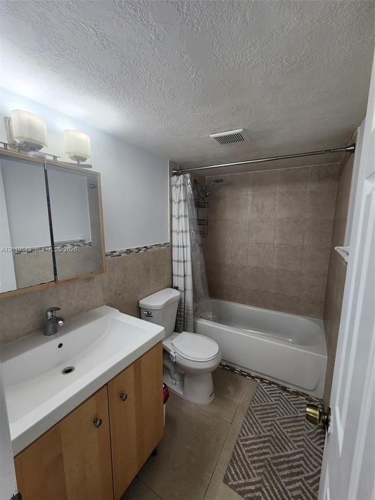 1st floor full bathroom