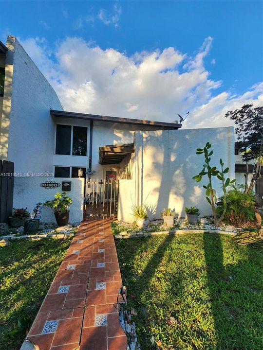 For Sale: $485,000 (3 beds, 2 baths, 1378 Square Feet)