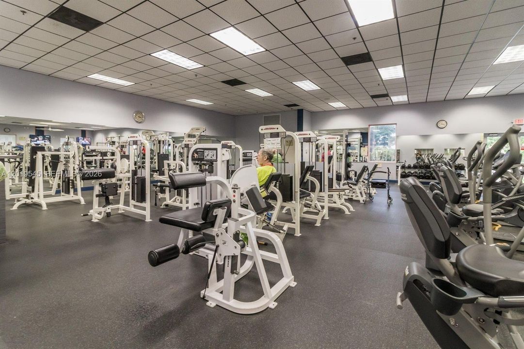 For Sale: $65,000 (1 beds, 1 baths, 570 Square Feet)