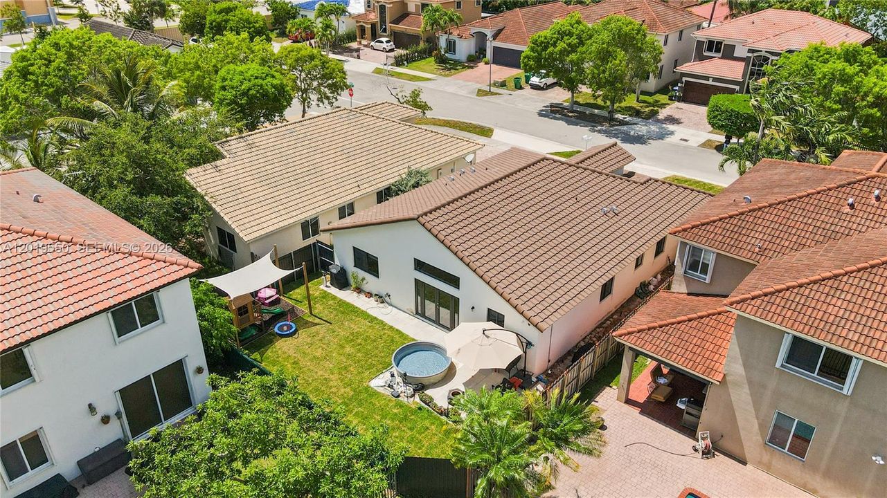 Vendido Recientemente: $625,000 (4 camas, 2 baños, 1620 Pies cuadrados)