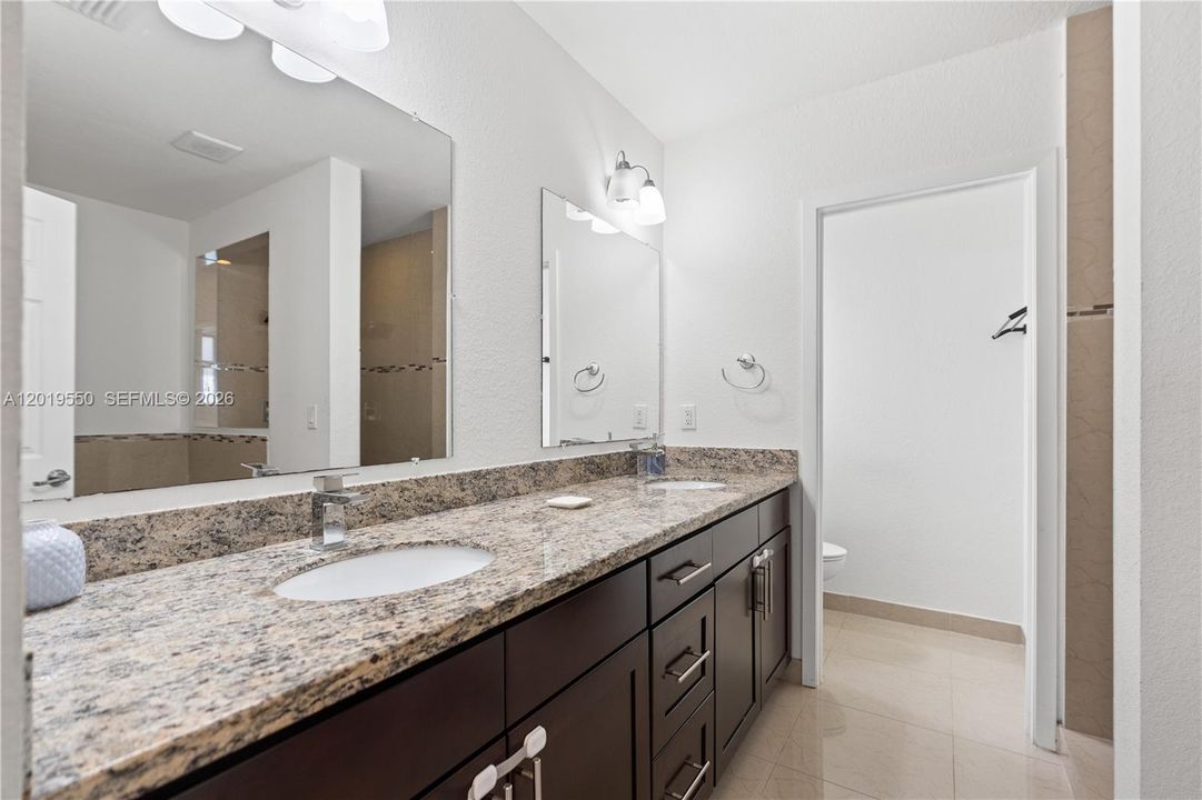 Vendido Recientemente: $625,000 (4 camas, 2 baños, 1620 Pies cuadrados)