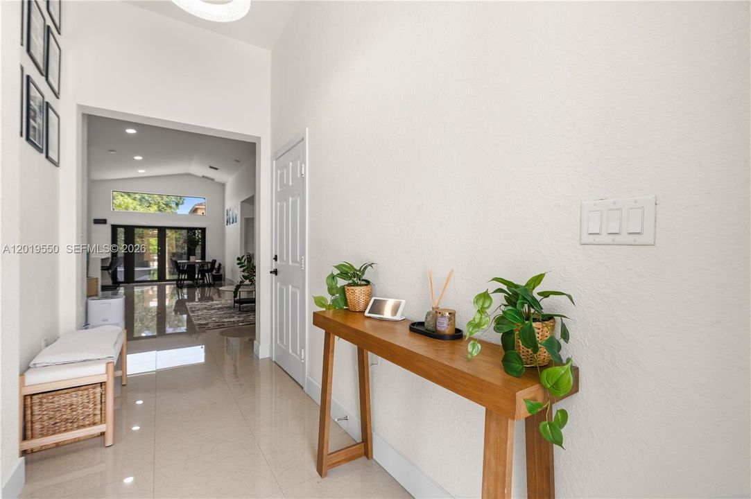 Vendido Recientemente: $625,000 (4 camas, 2 baños, 1620 Pies cuadrados)