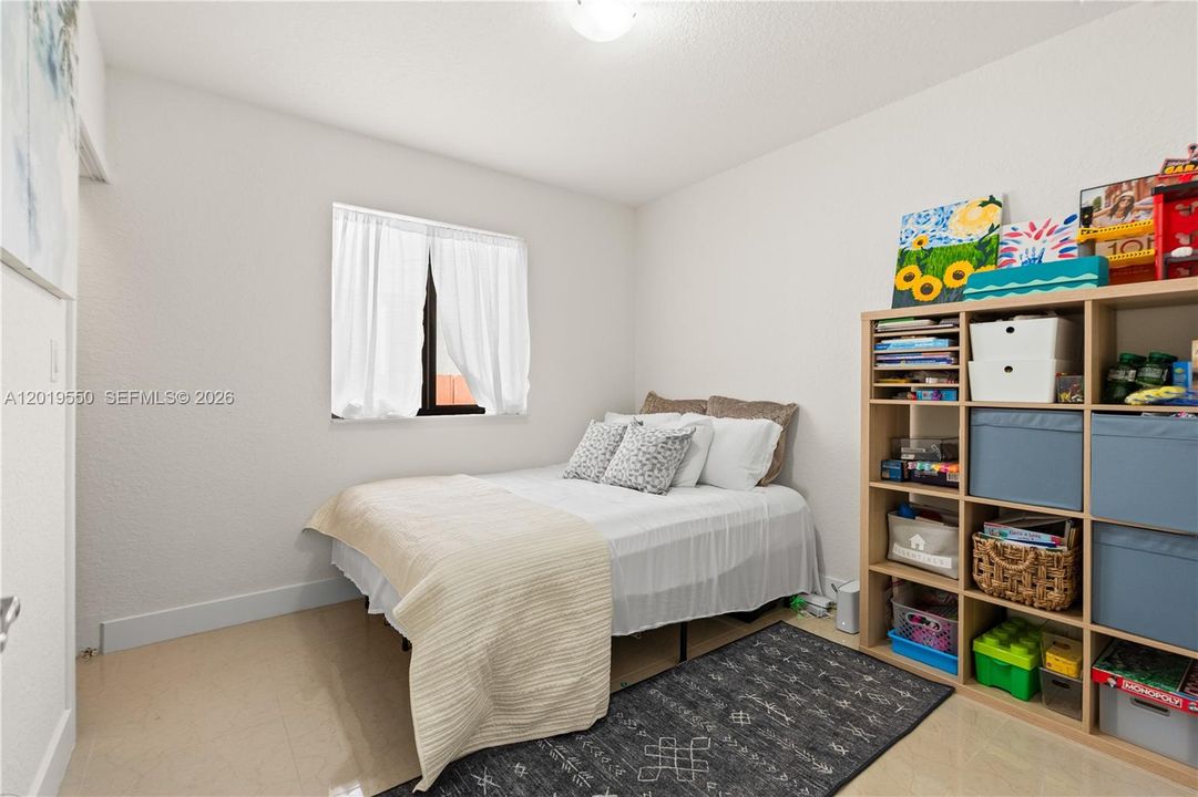 Vendido Recientemente: $625,000 (4 camas, 2 baños, 1620 Pies cuadrados)