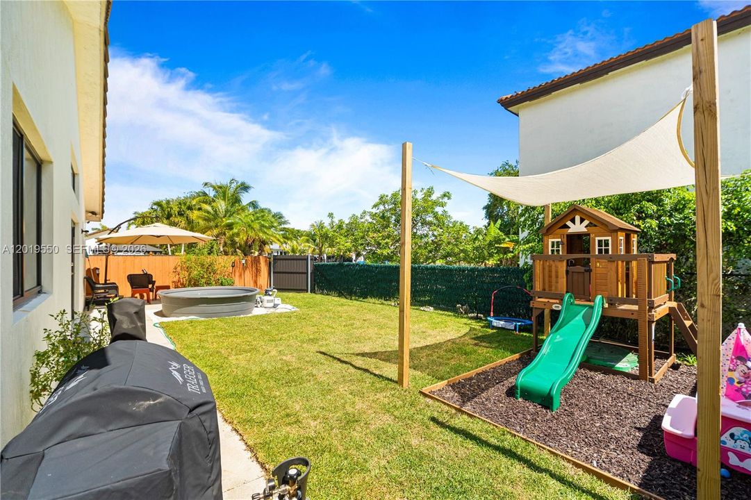 Vendido Recientemente: $625,000 (4 camas, 2 baños, 1620 Pies cuadrados)