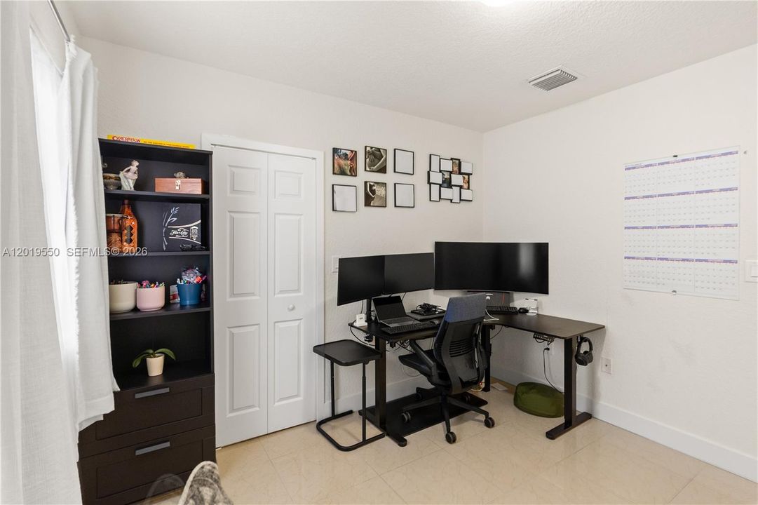 Vendido Recientemente: $625,000 (4 camas, 2 baños, 1620 Pies cuadrados)