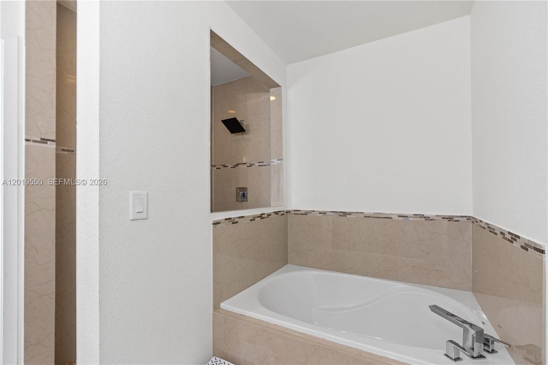 Vendido Recientemente: $625,000 (4 camas, 2 baños, 1620 Pies cuadrados)