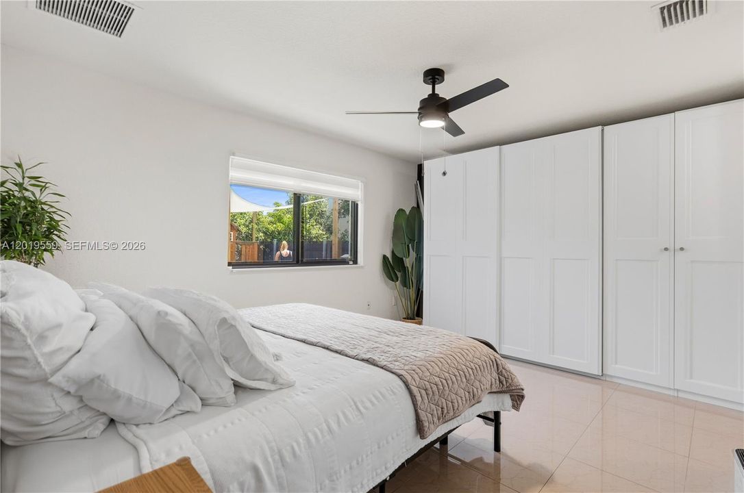 Vendido Recientemente: $625,000 (4 camas, 2 baños, 1620 Pies cuadrados)