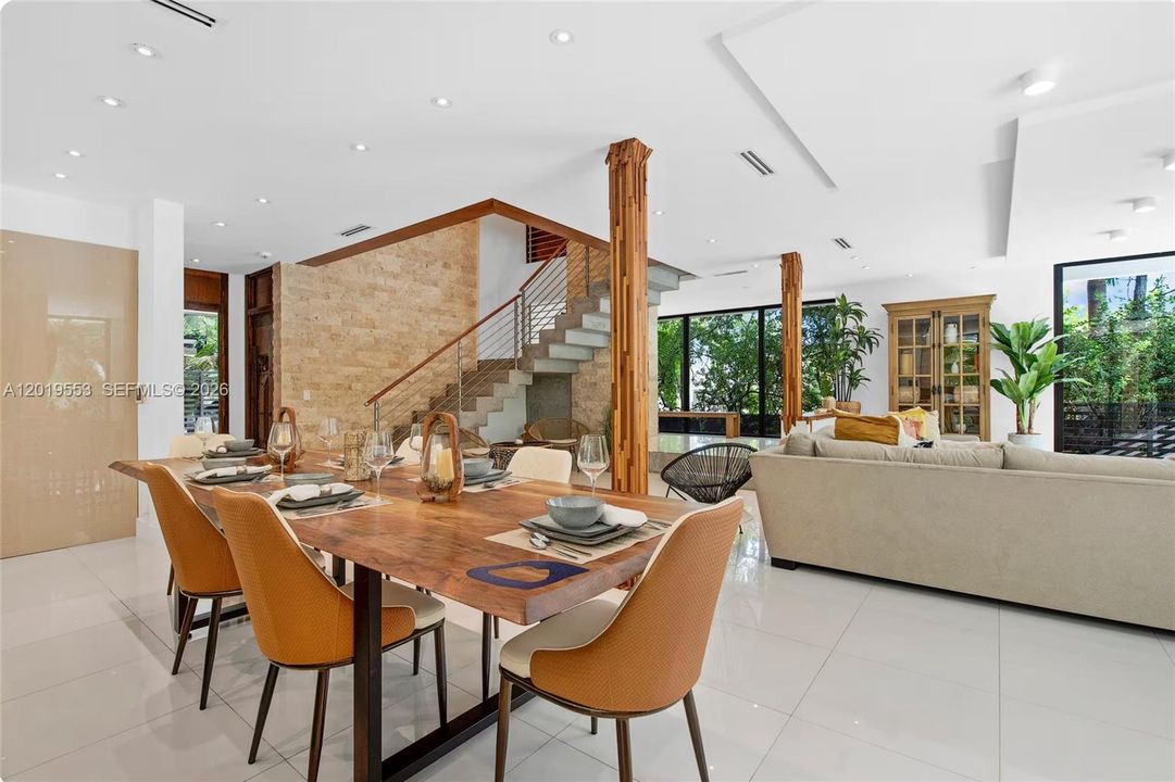 For Sale: $7,900,000 (5 beds, 4 baths, 3255 Square Feet)