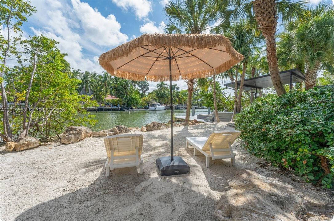 For Sale: $7,900,000 (5 beds, 4 baths, 3255 Square Feet)
