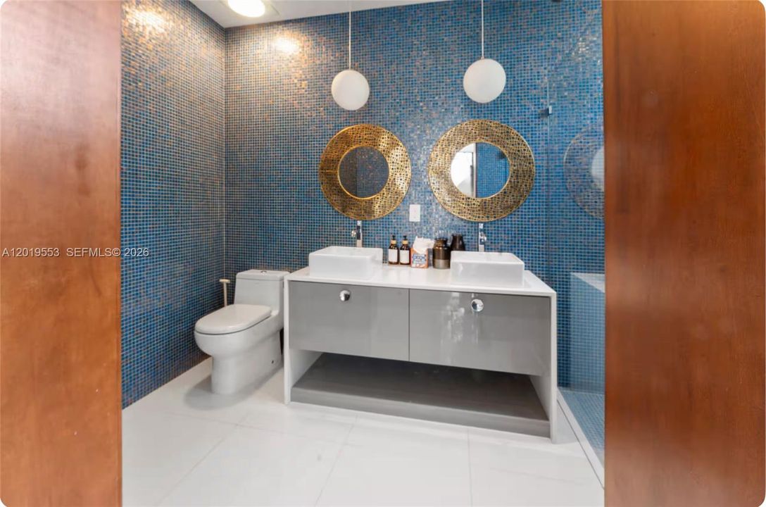1st floor bathroom 1