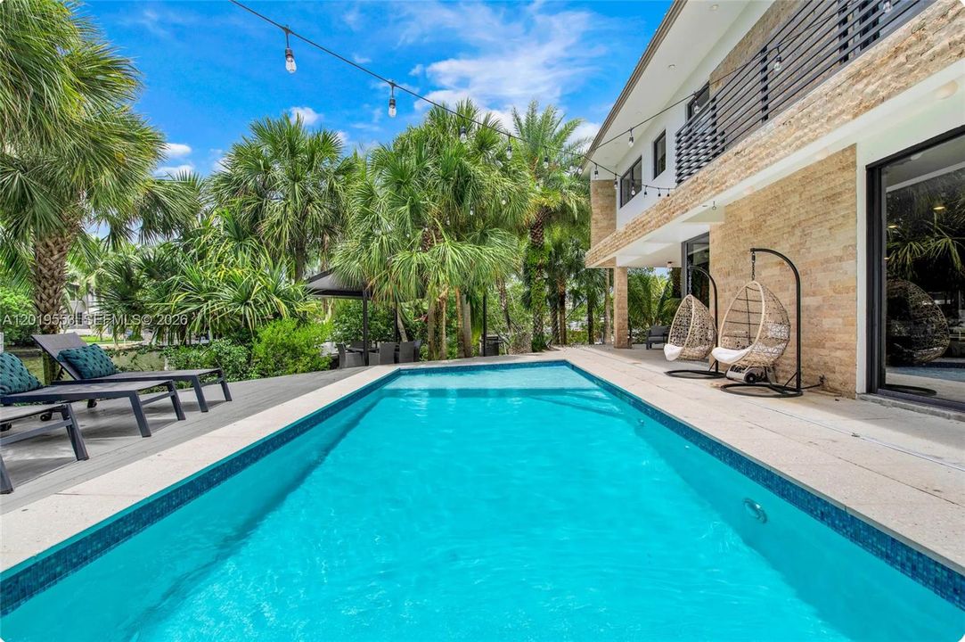 For Sale: $7,900,000 (5 beds, 4 baths, 3255 Square Feet)
