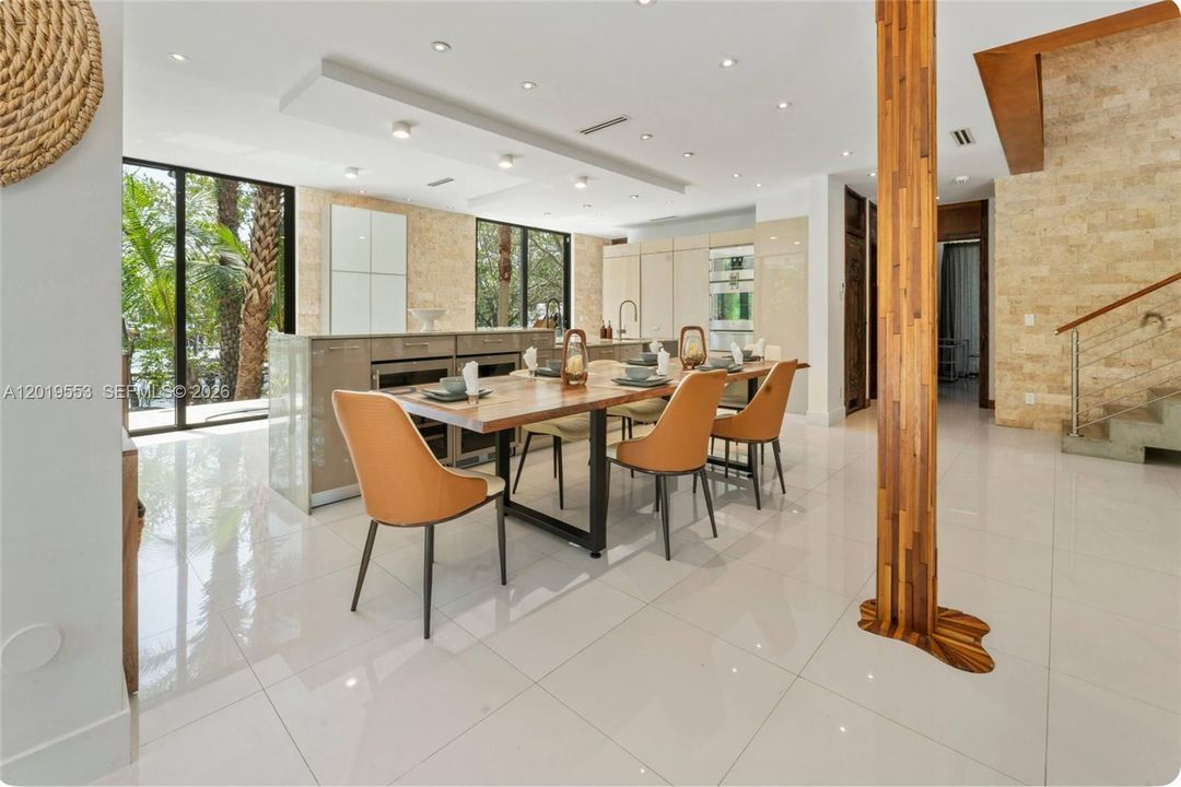 For Sale: $7,900,000 (5 beds, 4 baths, 3255 Square Feet)