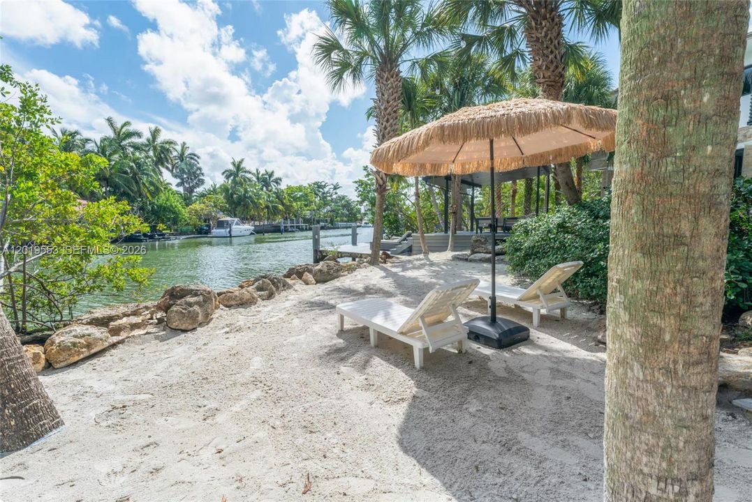 For Sale: $7,900,000 (5 beds, 4 baths, 3255 Square Feet)