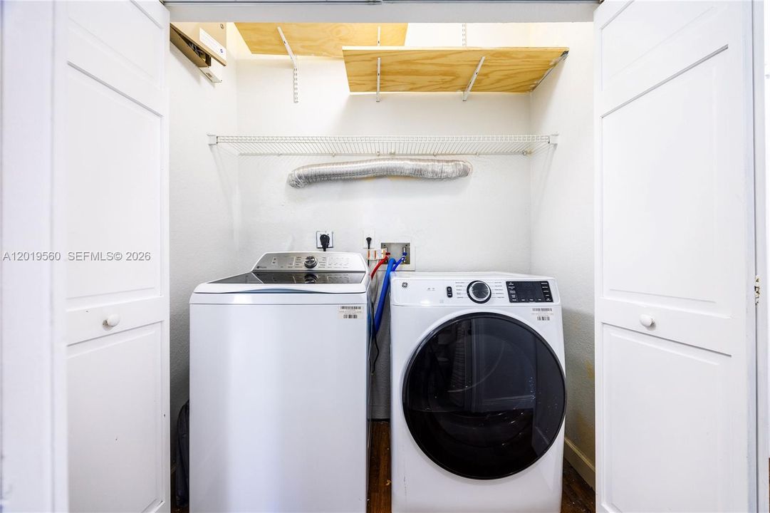 Active With Contract: $5,000 (5 beds, 3 baths, 2624 Square Feet)