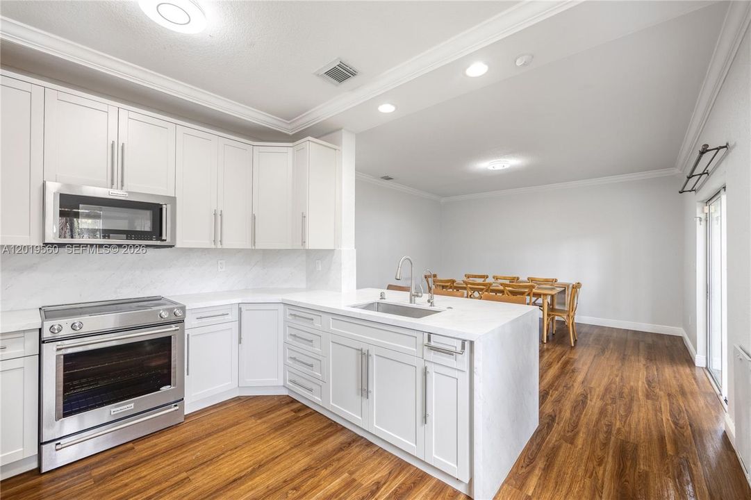 Active With Contract: $5,000 (5 beds, 3 baths, 2624 Square Feet)