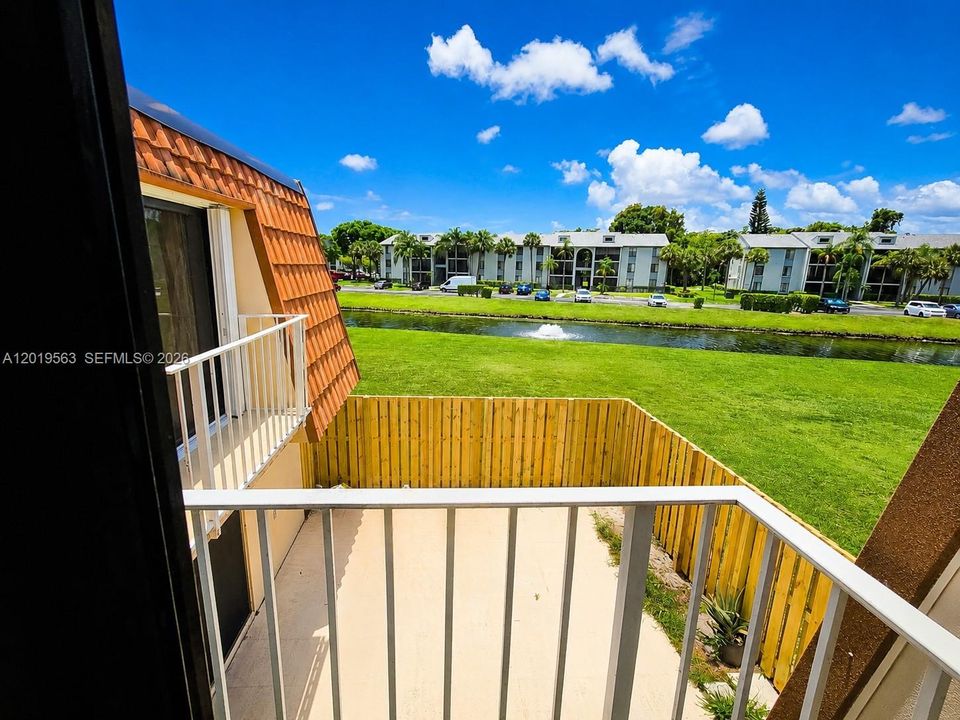 For Sale: $285,000 (2 beds, 2 baths, 1288 Square Feet)