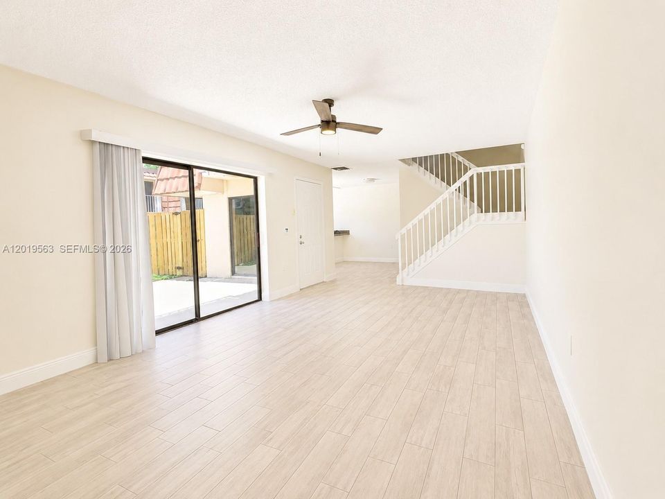 For Sale: $285,000 (2 beds, 2 baths, 1288 Square Feet)