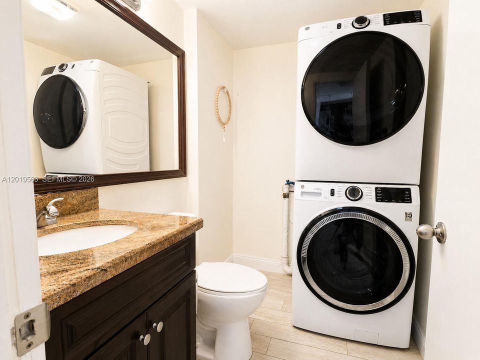 For Sale: $285,000 (2 beds, 2 baths, 1288 Square Feet)