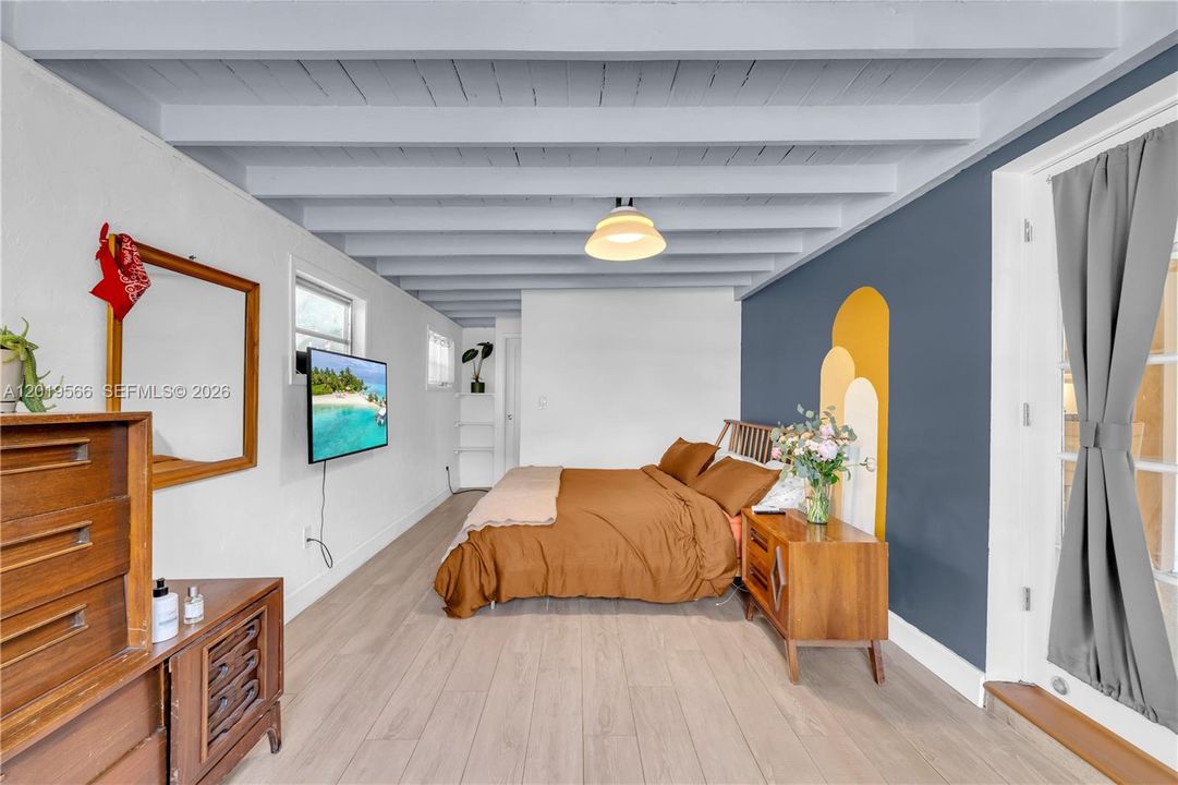 Activo con contrato: $650,000 (3 camas, 2 baños, 1444 Pies cuadrados)