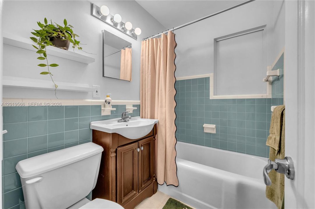 Activo con contrato: $650,000 (3 camas, 2 baños, 1444 Pies cuadrados)