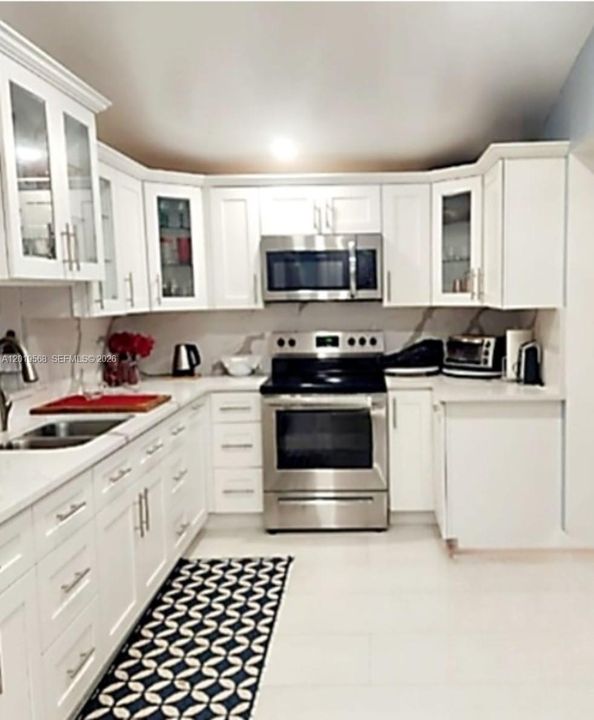 Active With Contract: $537,000 (2 beds, 2 baths, 1034 Square Feet)
