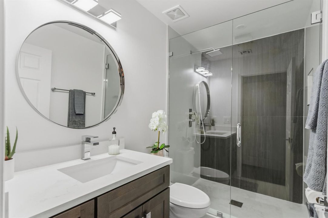 Master Bath 2 (2)