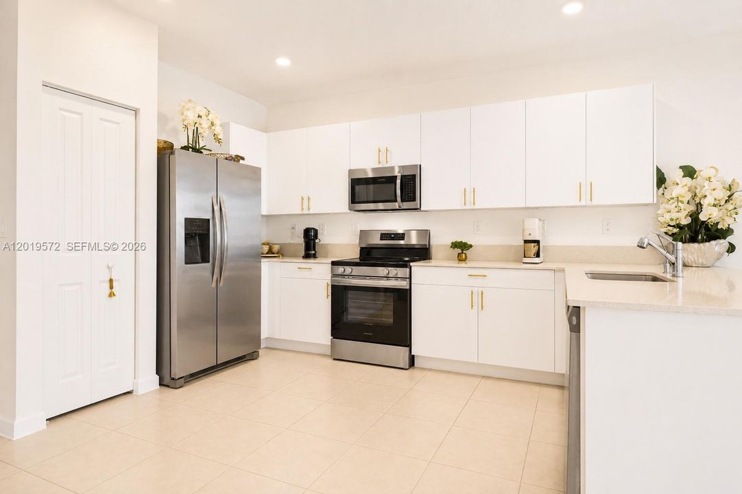 En Venta: $549,900 (4 camas, 2 baños, 1820 Pies cuadrados)