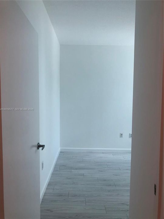 Active With Contract: $3,000 (1 beds, 1 baths, 651 Square Feet)