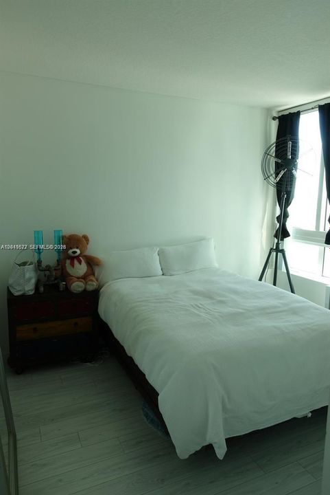 Active With Contract: $3,000 (1 beds, 1 baths, 651 Square Feet)