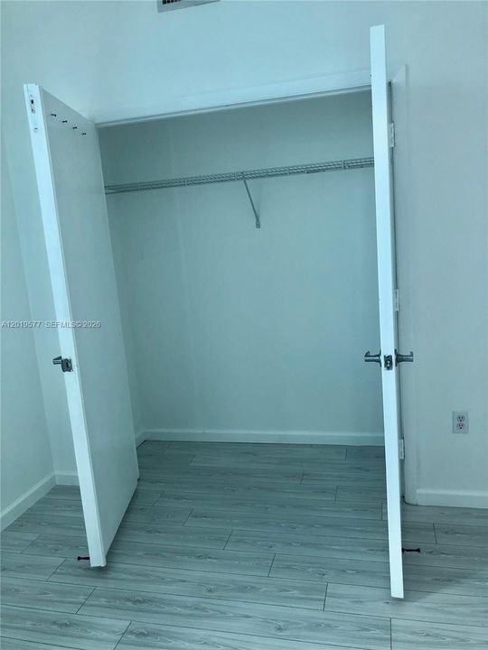Active With Contract: $3,000 (1 beds, 1 baths, 651 Square Feet)