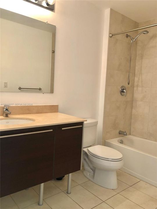 Active With Contract: $3,000 (1 beds, 1 baths, 651 Square Feet)