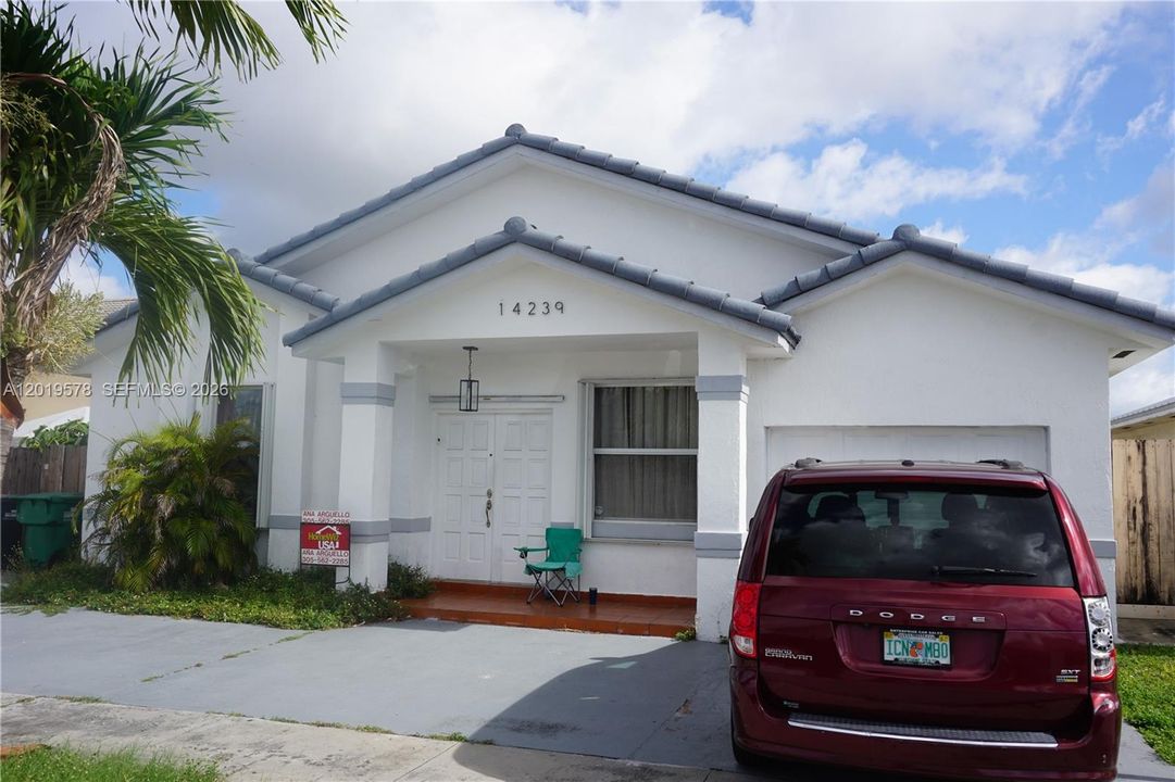 For Sale: $665,000 (3 beds, 2 baths, 1720 Square Feet)
