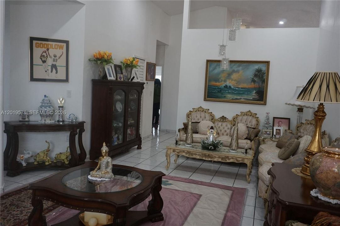 For Sale: $665,000 (3 beds, 2 baths, 1720 Square Feet)