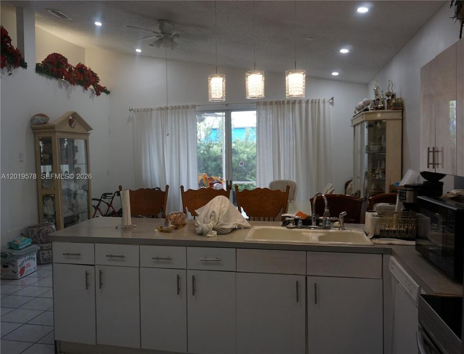 For Sale: $665,000 (3 beds, 2 baths, 1720 Square Feet)