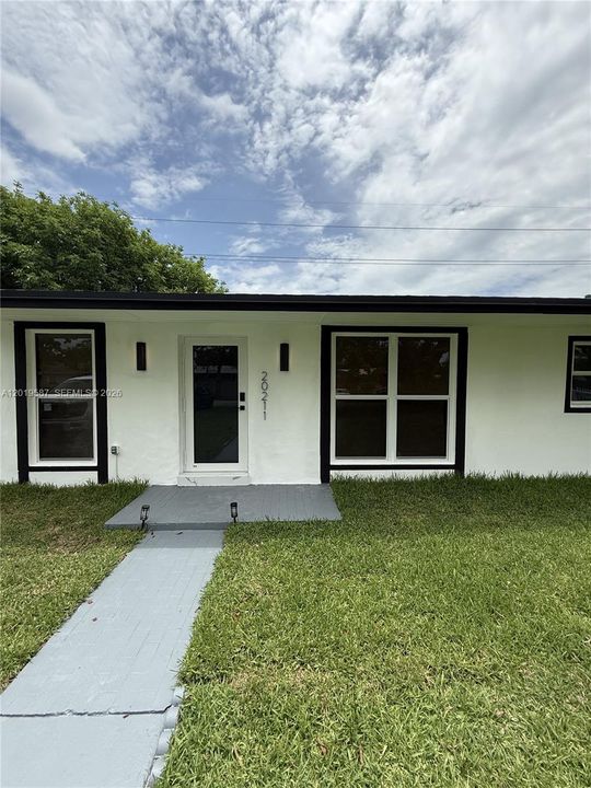 For Sale: $700,000 (4 beds, 2 baths, 1794 Square Feet)
