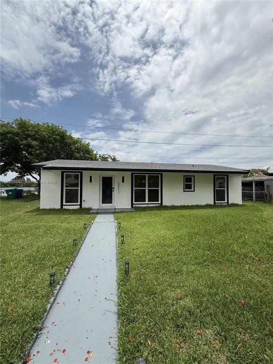 For Sale: $700,000 (4 beds, 2 baths, 1794 Square Feet)