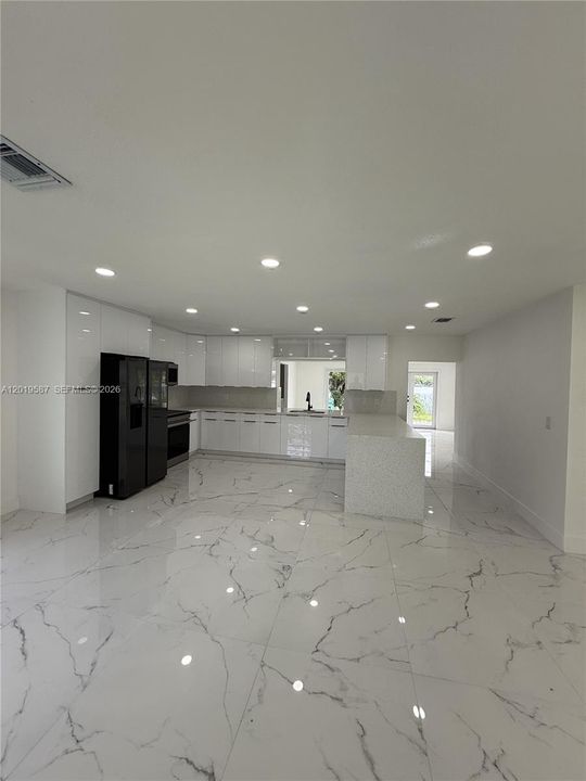For Sale: $700,000 (4 beds, 2 baths, 1794 Square Feet)